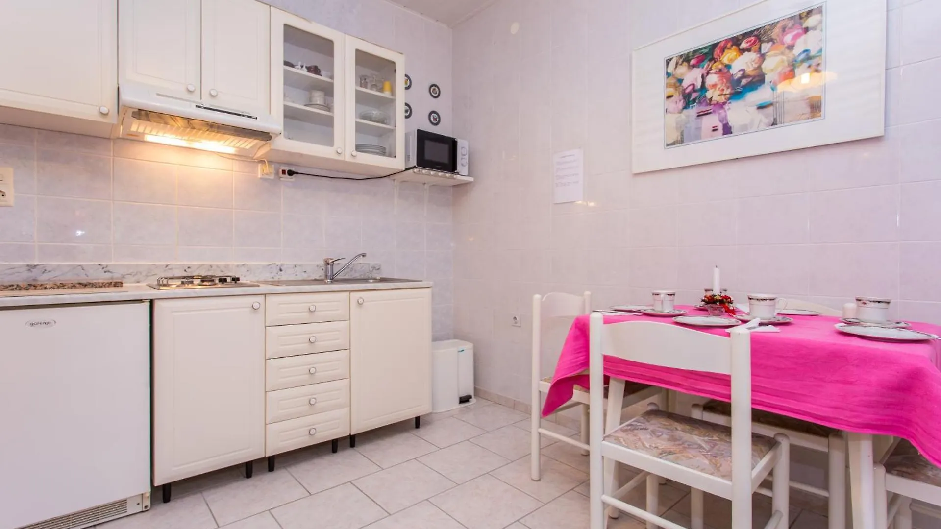 Seafront Apartment With Balcony-50 M From The Sea Silo