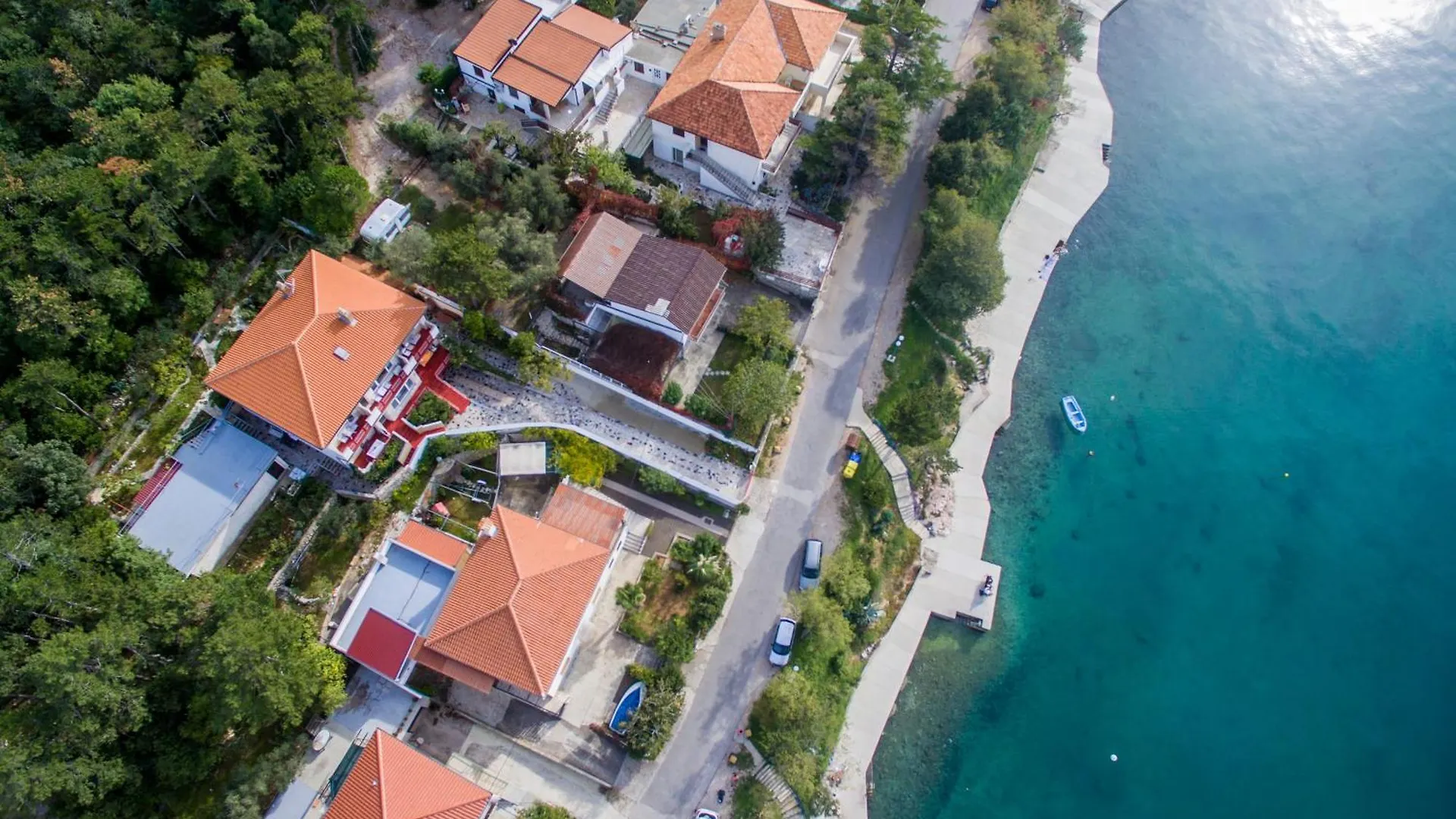 Seafront Apartment With Balcony-50 M From The Sea Silo