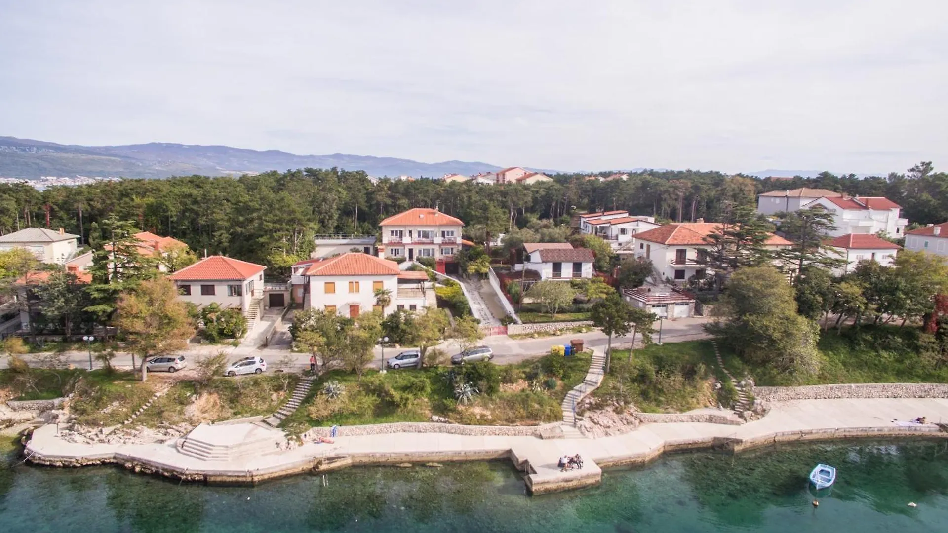 Seafront Apartment With Balcony-50 M From The Sea Silo