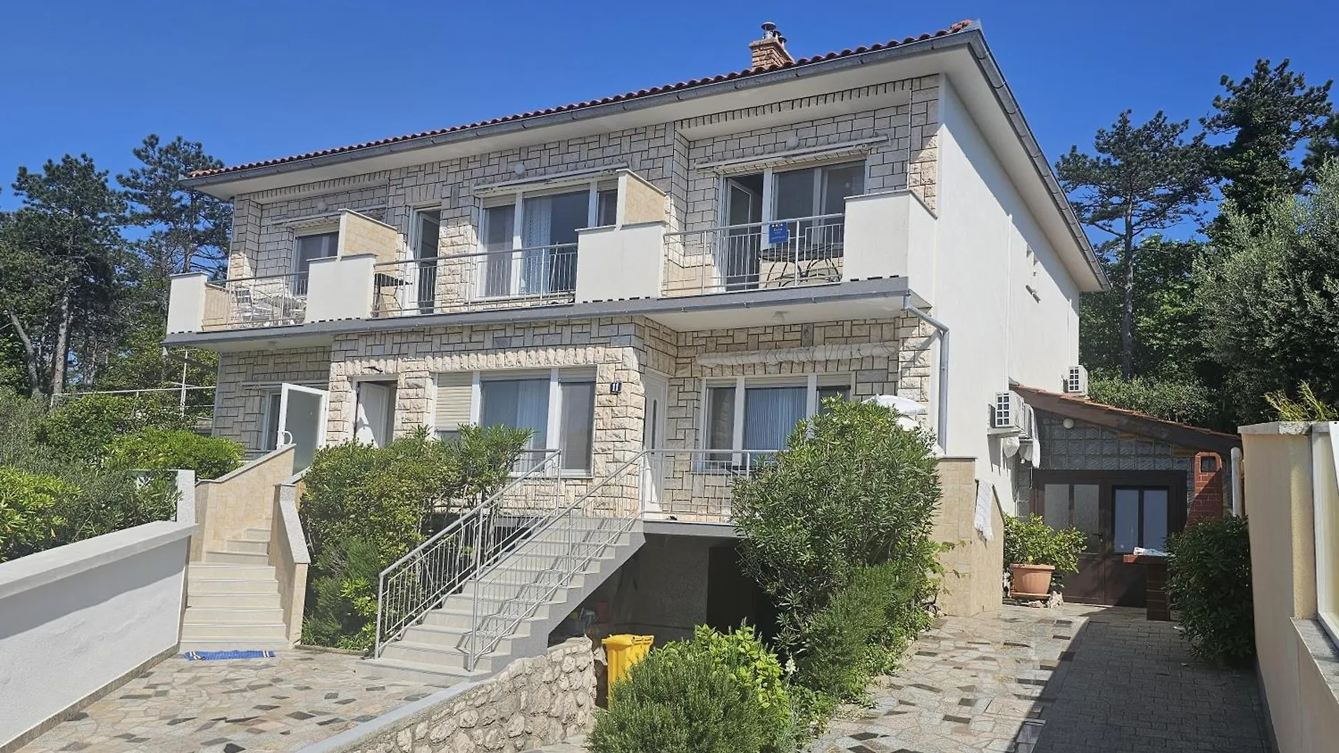 Seafront Apartment With Balcony-50 M From The Sea Silo  Croatia
