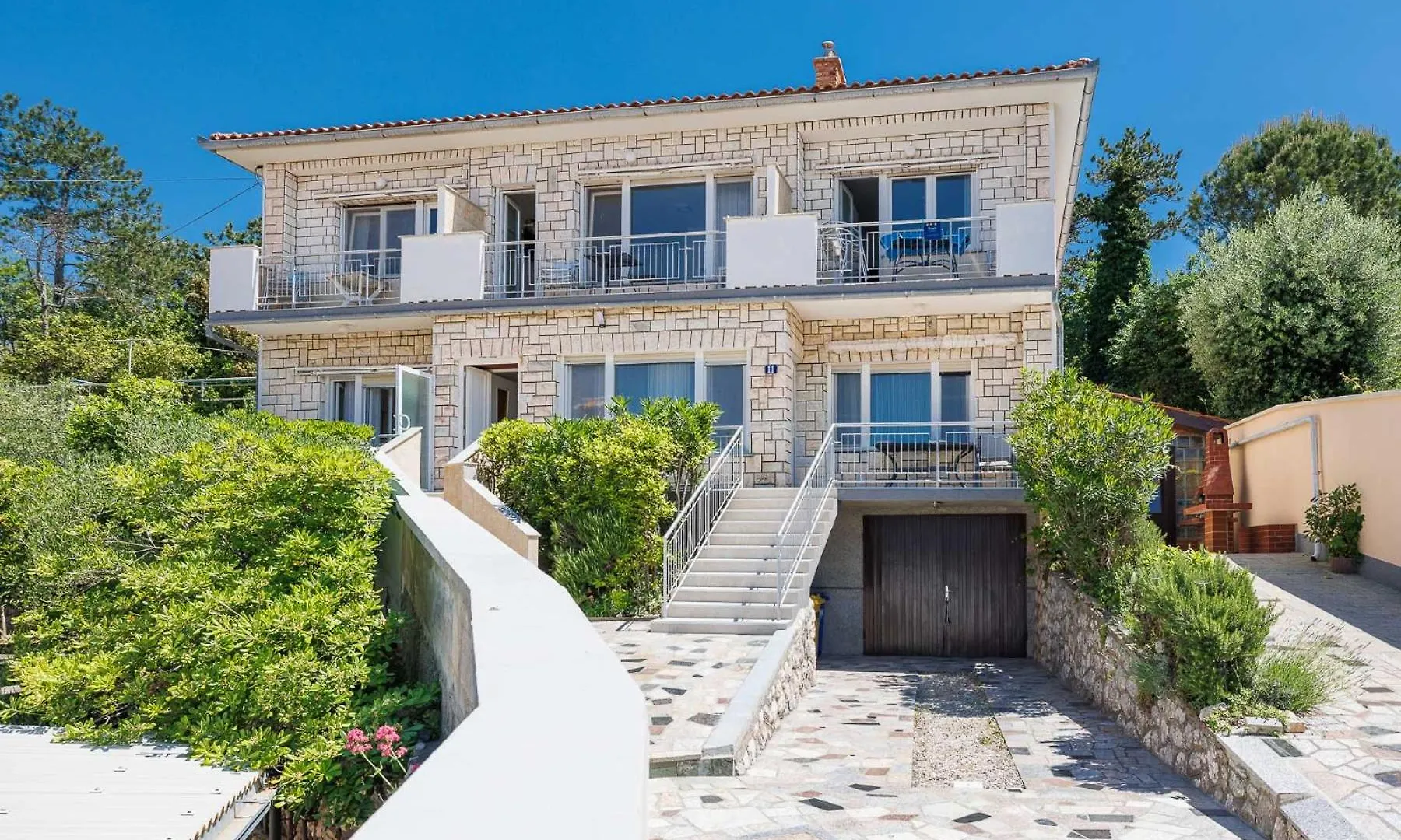Seafront Apartment With Balcony-50 M From The Sea Silo