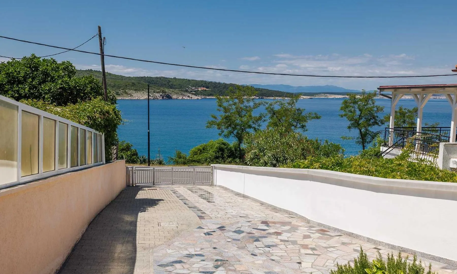 Seafront Apartment With Balcony-50 M From The Sea Silo   Silo (Krk)