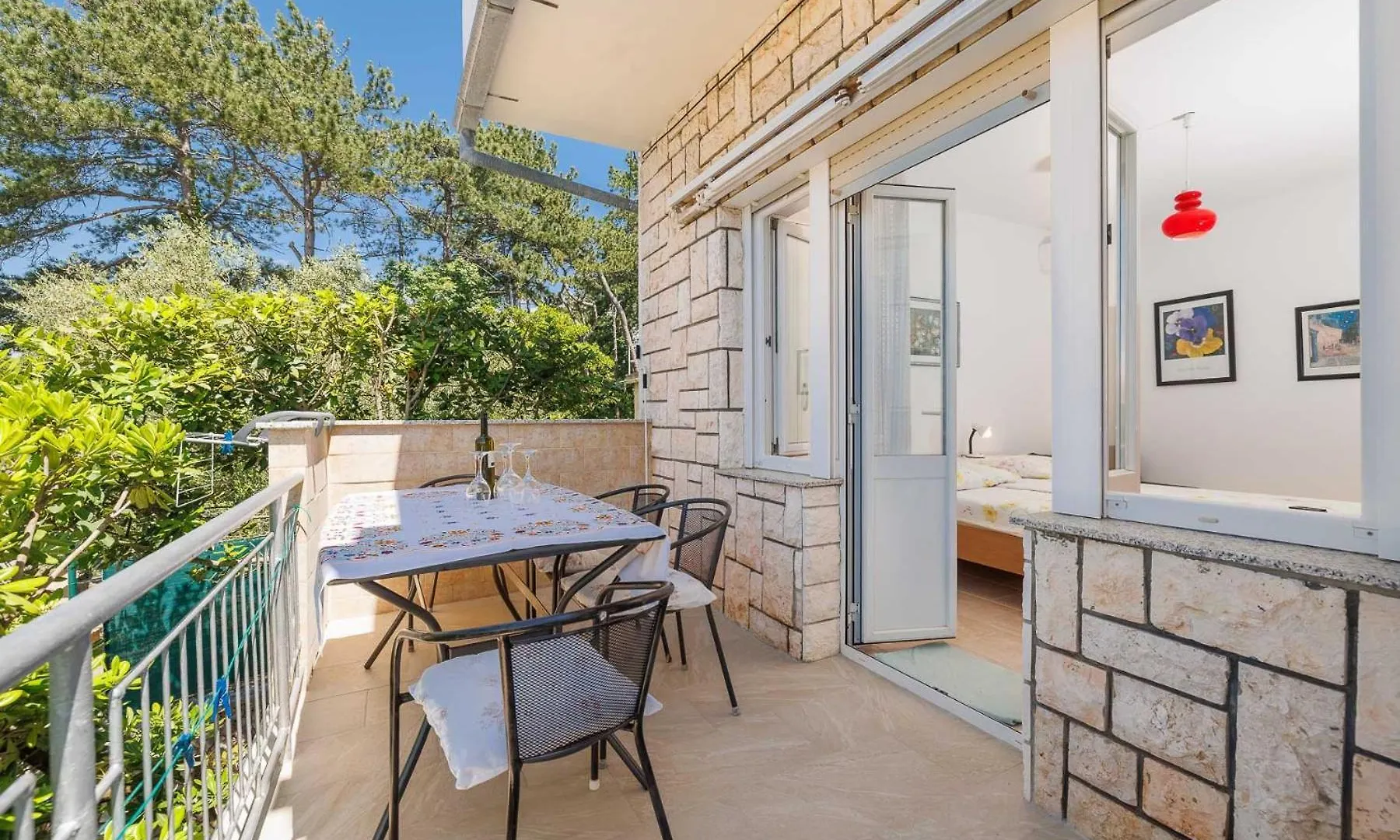 Seafront Apartment With Balcony-50 M From The Sea Silo  Croatia