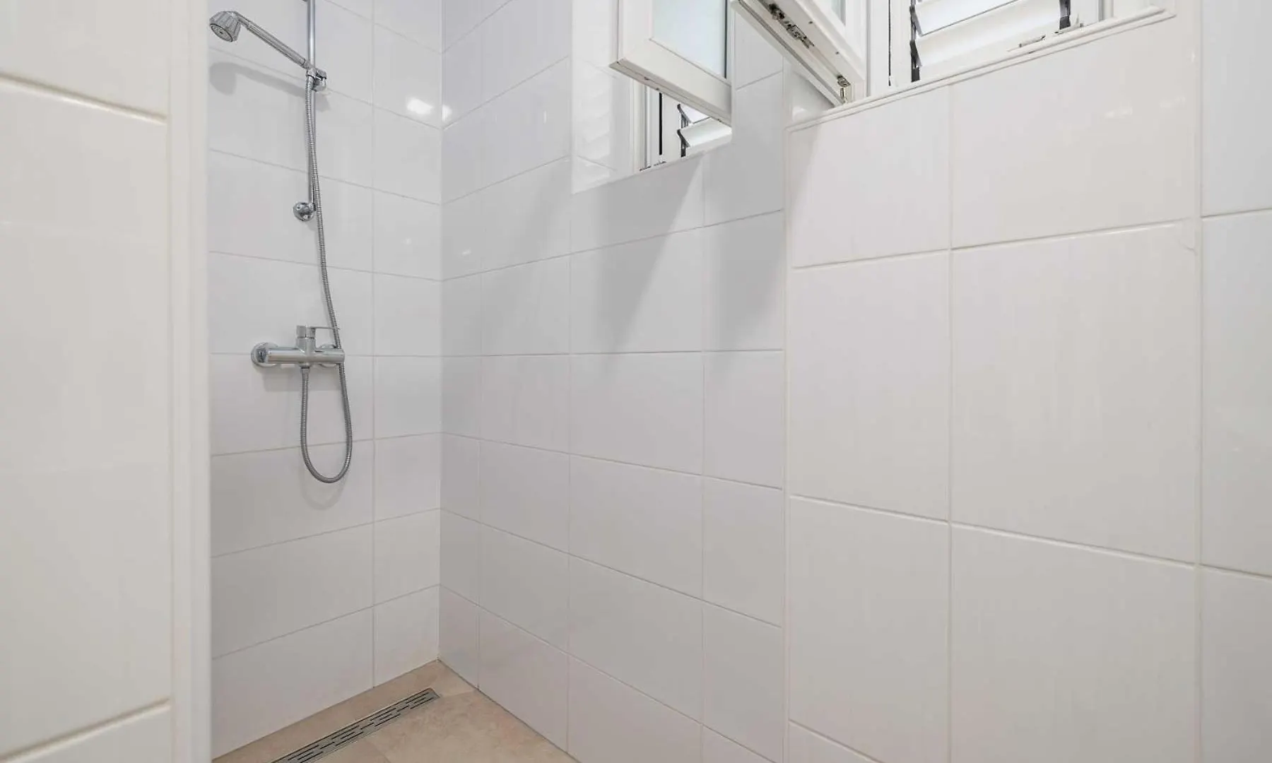 Seafront Apartment With Balcony-50 M From The Sea Silo