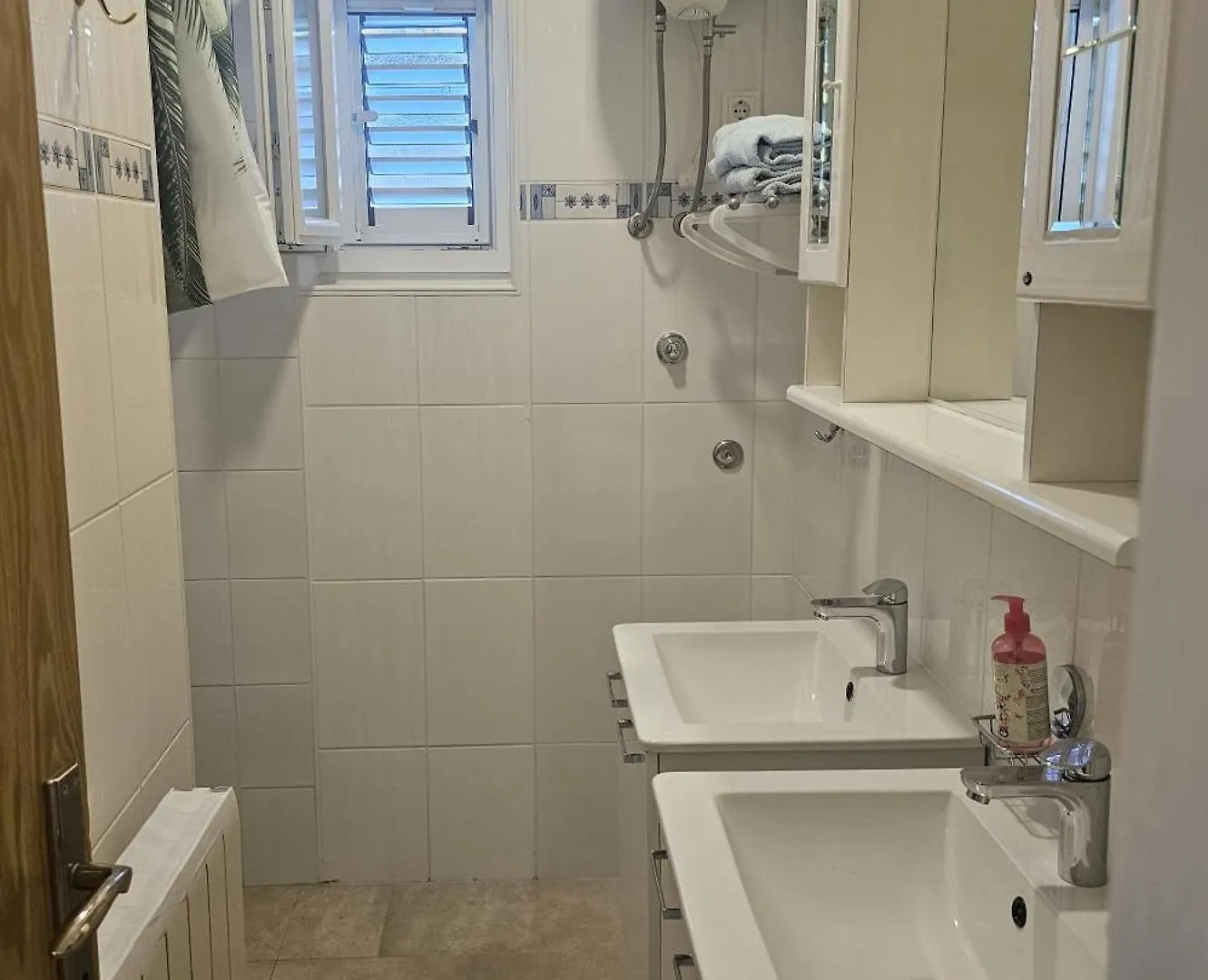 Seafront Apartment With Balcony-50 M From The Sea Silo  Croatia