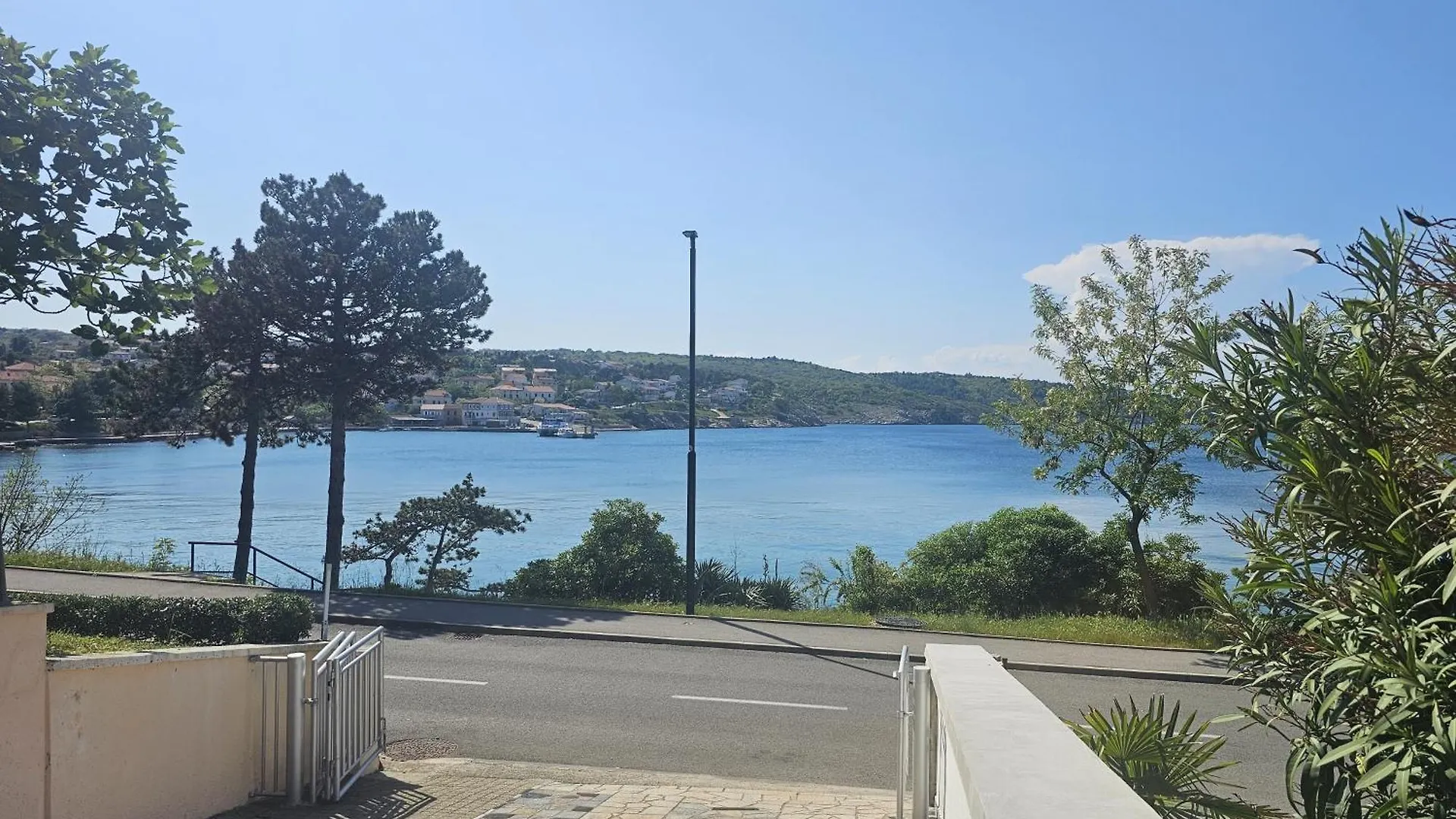 Seafront Apartment With Balcony-50 M From The Sea Silo   Silo (Krk)