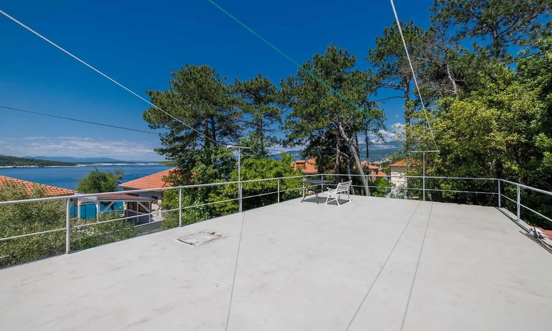 Seafront Apartment With Balcony-50 M From The Sea Silo